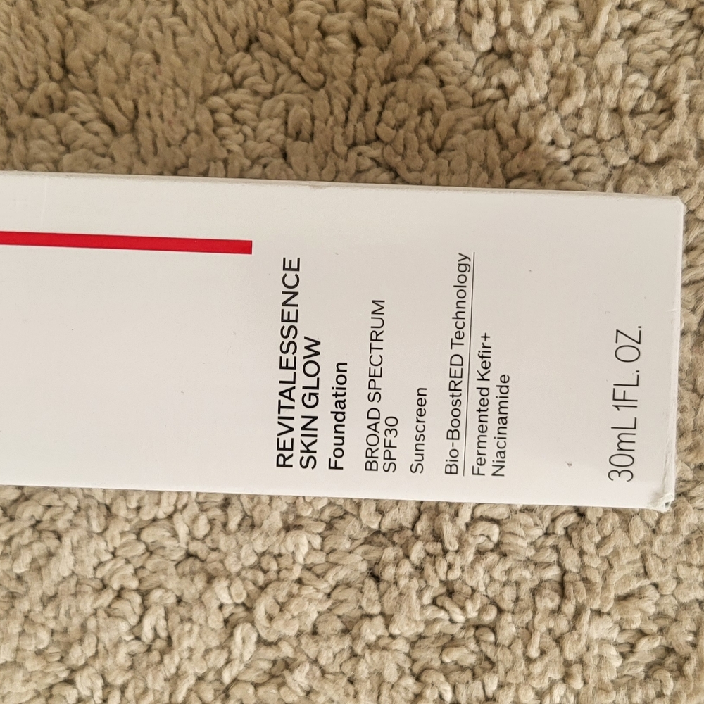 Skin Glow Foundation - White